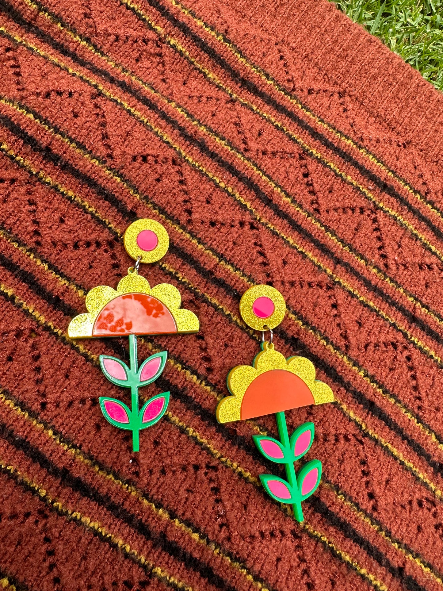 Double layered retro flower power earrings